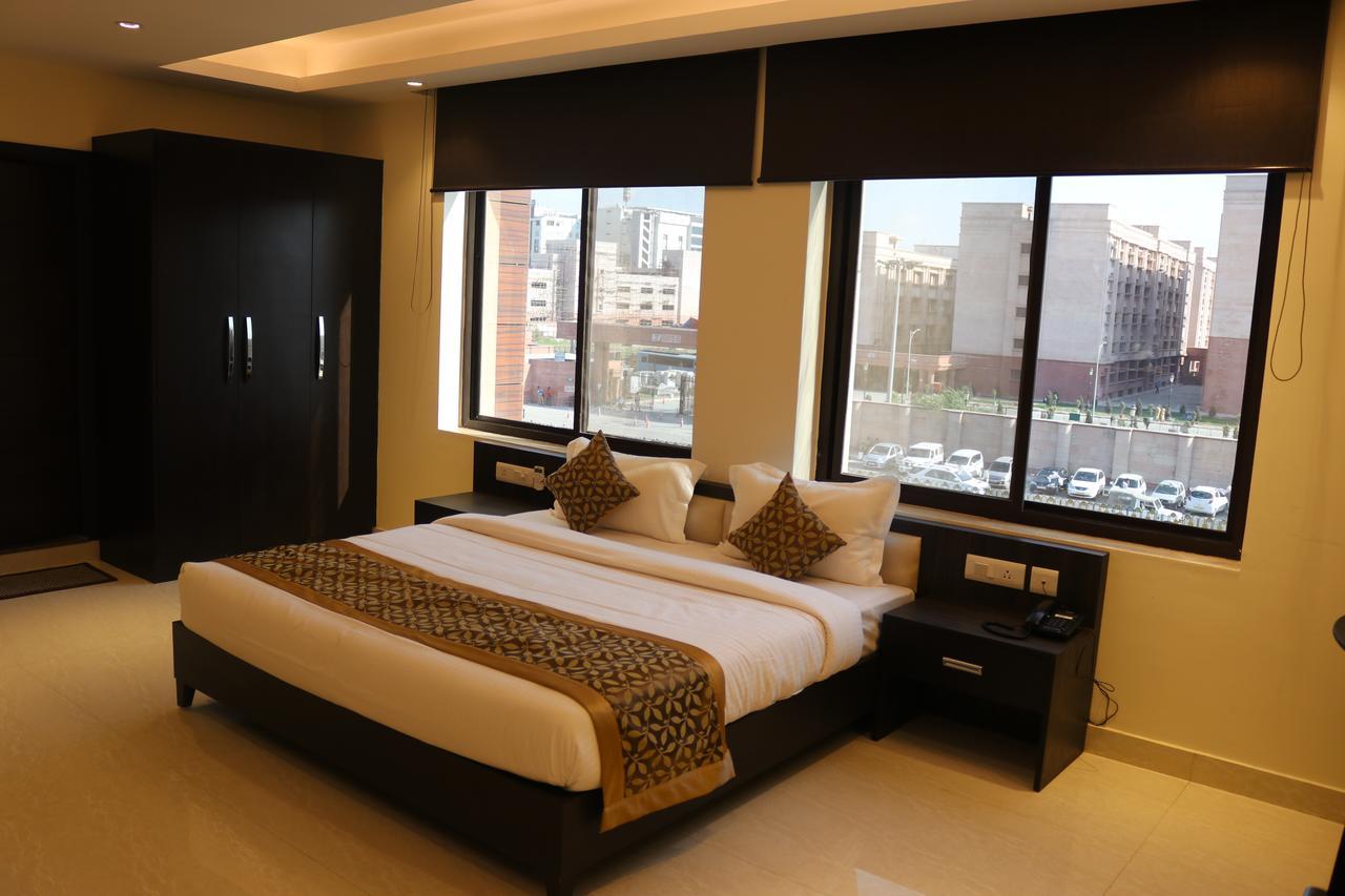 Hotel Solitaire Chinhat Ngoại thất bức ảnh